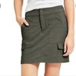Athleta Trekkie Skirt Skort Military/Olive Green.  NWT.  Size 6.